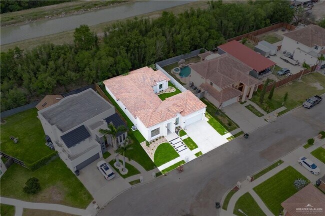 Building Photo - 36 Cottonwood St