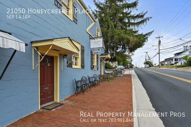 Building Photo - 21050 Honeycreeper Pl
