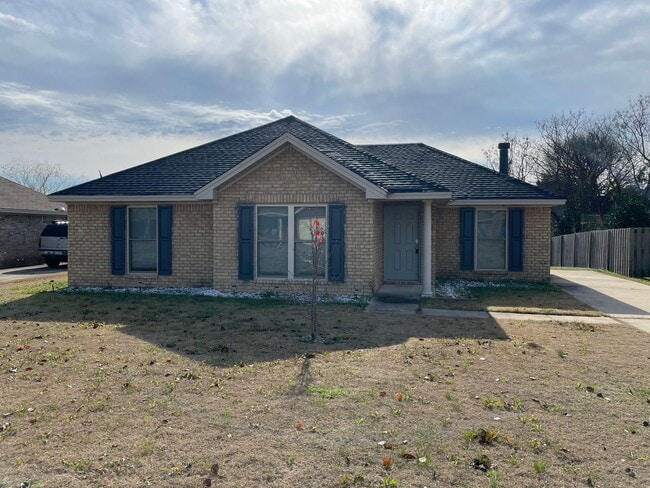 Primary Photo - 506 Old Mill Way