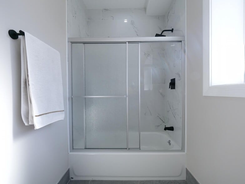 Building Photo - 149 N Waller Ave