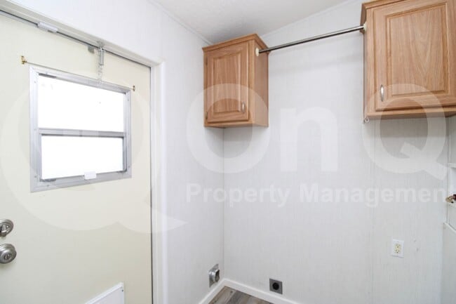 Building Photo - 9721 E Empress Ave
