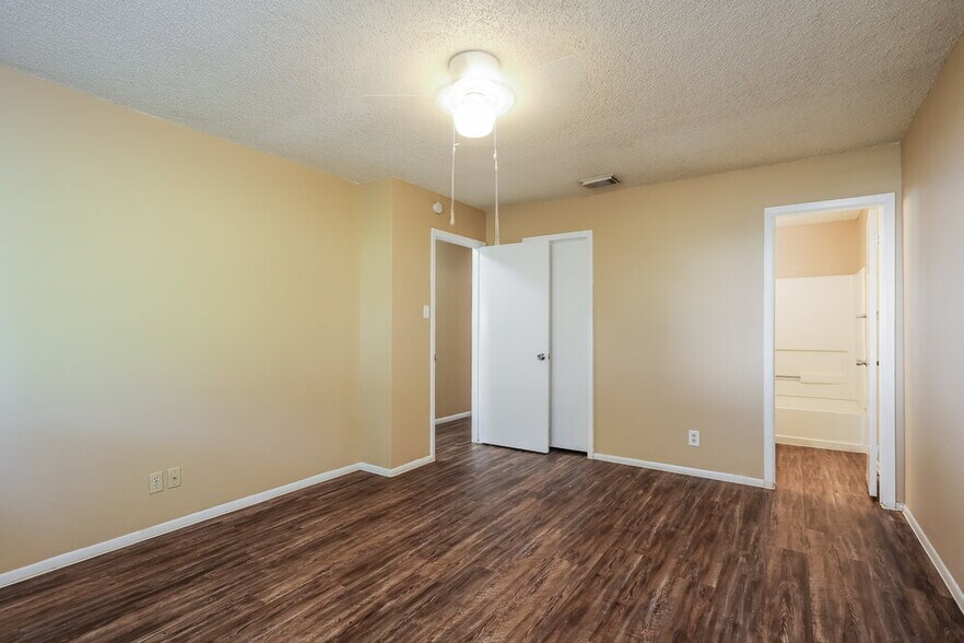 Building Photo - 2949 Moss Plain Dr