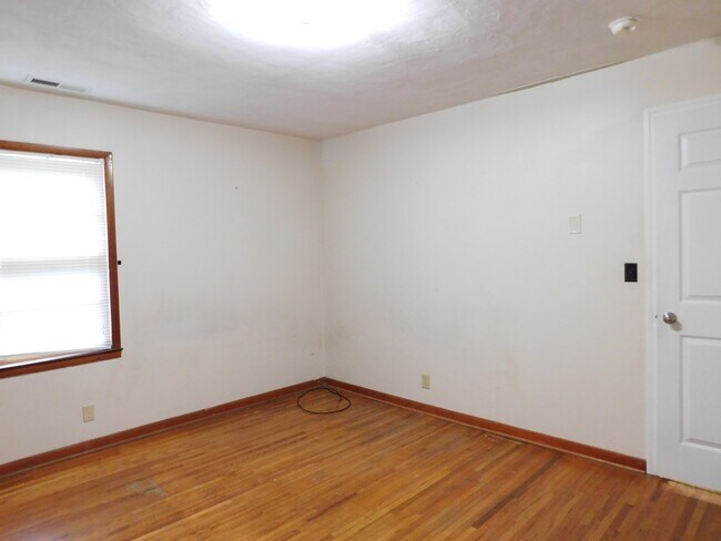 Building Photo - 721 County Rd 119