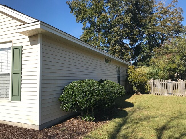 Building Photo - Great single story floor plan is West Ashley.