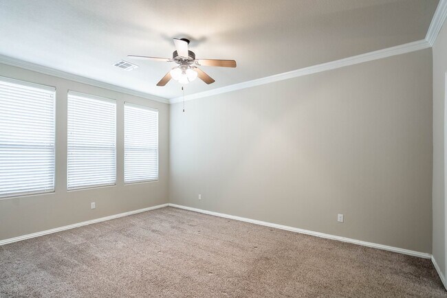 Building Photo - 6969 King Ranch Rd