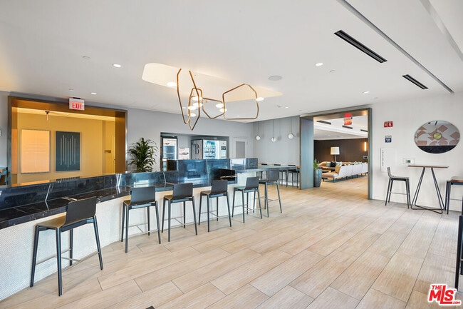 Building Photo - 1100 S Grand Ave