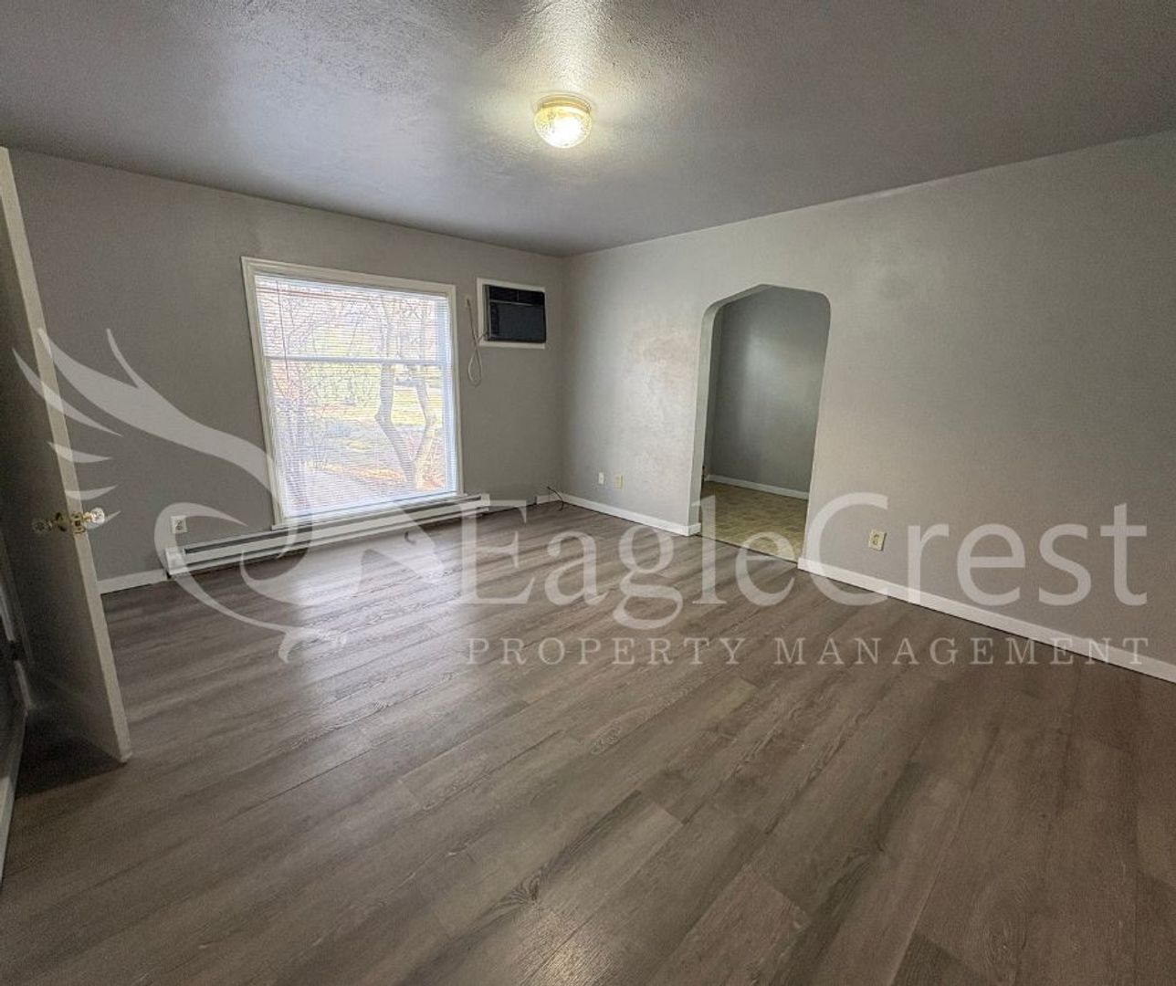 Building Photo - 401SUMACH