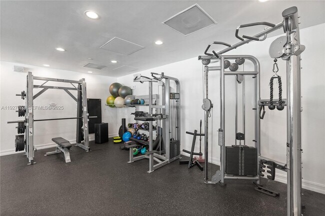 Building Photo - 2451 Brickell Ave