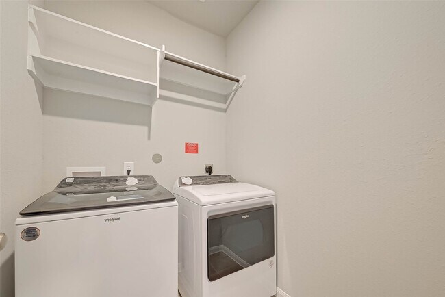Building Photo - 16108 Oregon Oak Dr
