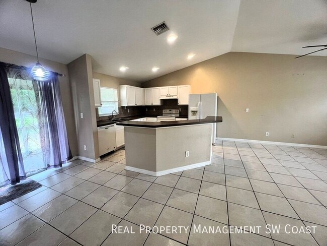 Building Photo - 125 John Ave S