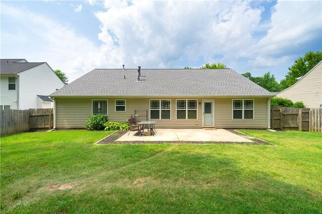 Building Photo - Beautiful Open Ranch Home in Reid Plantation Community!