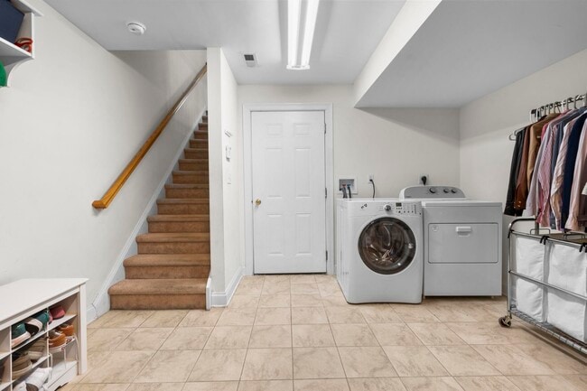 Building Photo - 85 Camp Ave