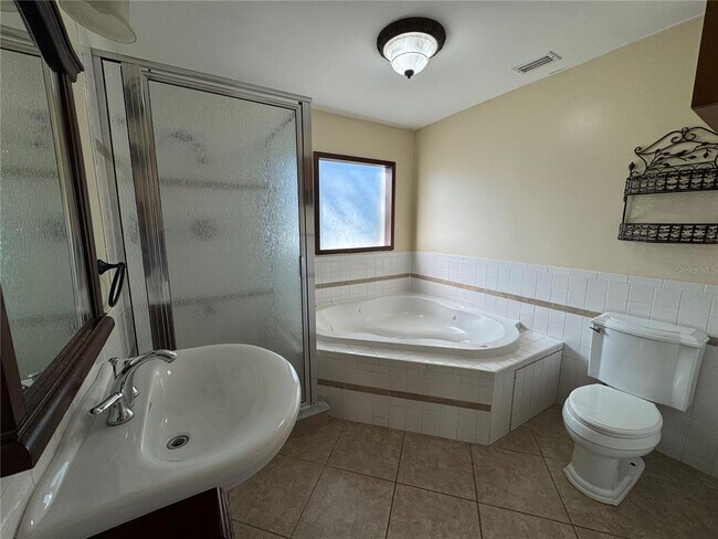 Building Photo - 5221 Londonderry Ln