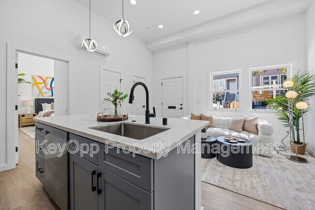Building Photo - 2730 23rd St