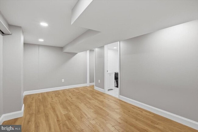 Building Photo - 5024 8th Rd S