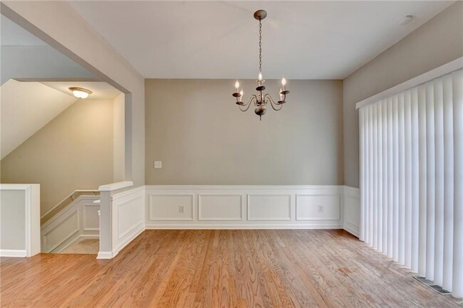Building Photo - 4021 Edgecomb Dr
