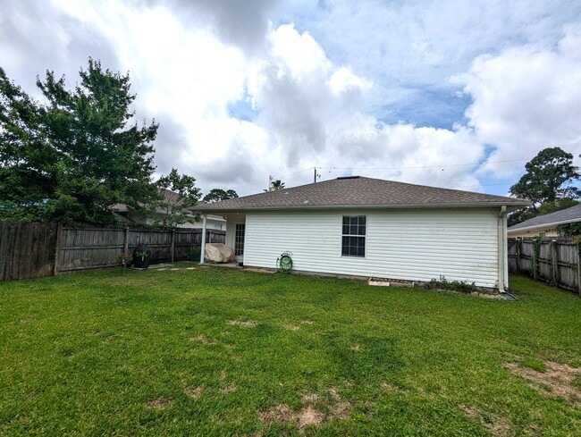 Building Photo - 1812 Brick Cir