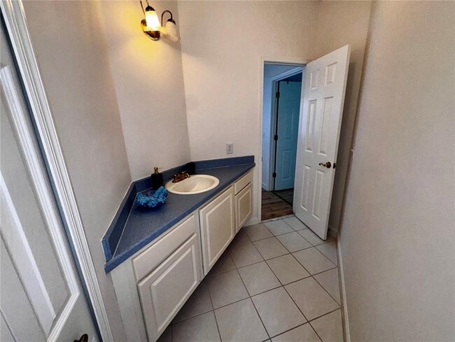 Building Photo - 7200 Bay Club Way