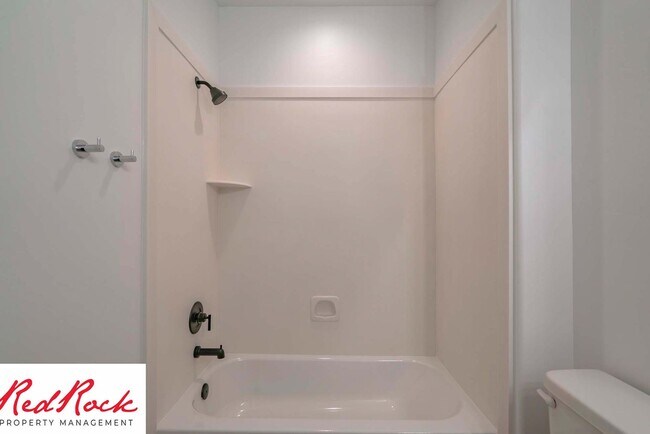 Building Photo - 3 Bedroom Townhome in Washington Fields wi...