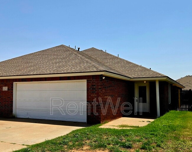 Primary Photo - 612 N Englewood Ave