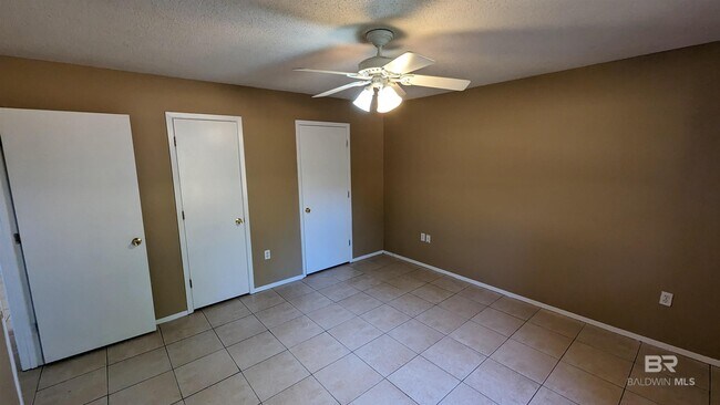 Building Photo - 1616 N Cedar St