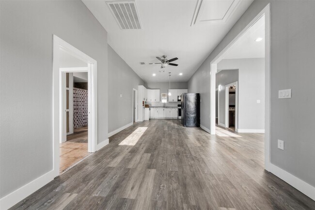 Building Photo - 394 Rd 5102