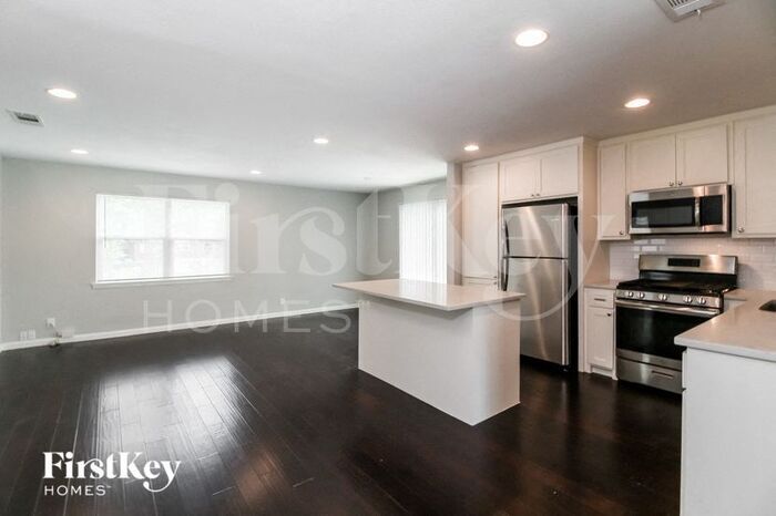 Building Photo - 3510 Princeton Dr