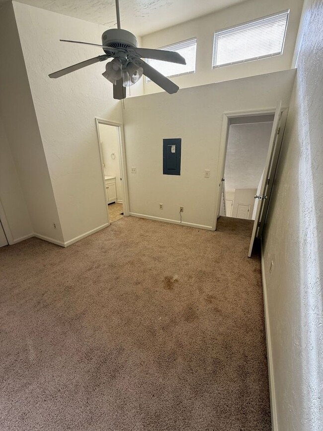 Building Photo - Sun-Filled 2/2 with Stainless Appliances & New Carpet