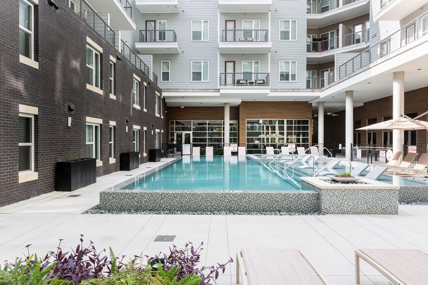 Primary Photo - Mirasol Park Lane