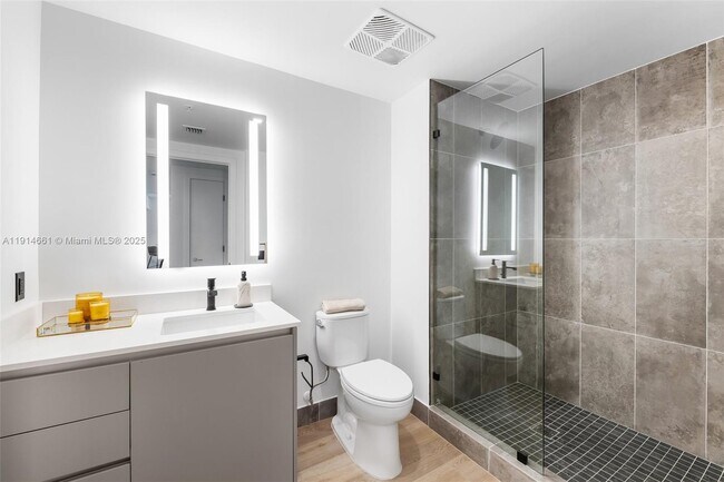 Building Photo - 307 SW 5th St