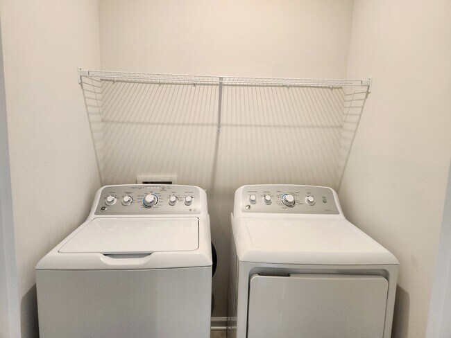 Laundry - 2588 Grantham Place Dr