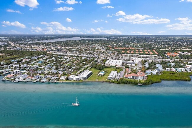 Building Photo - 100 Waterway Rd