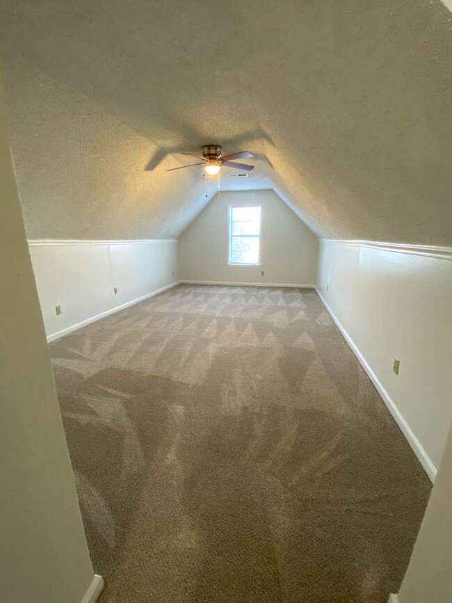 Building Photo - 4 bed, 2.5 bath in Cordova with new ss app...