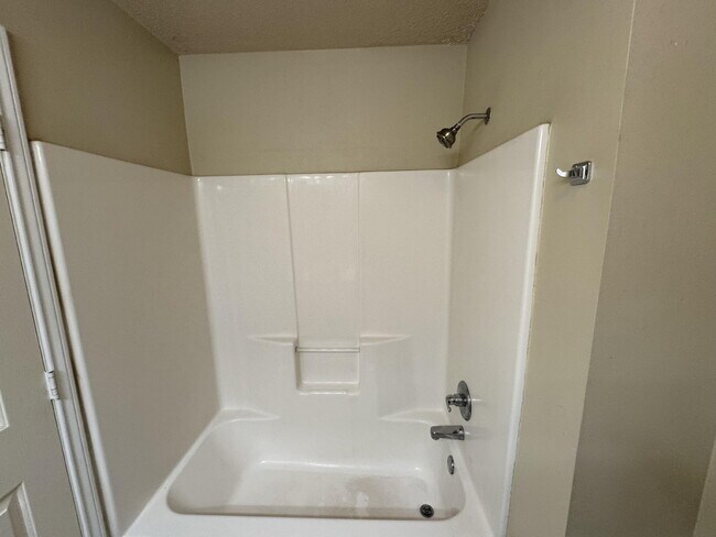 Building Photo - 511 N Clinton Ave