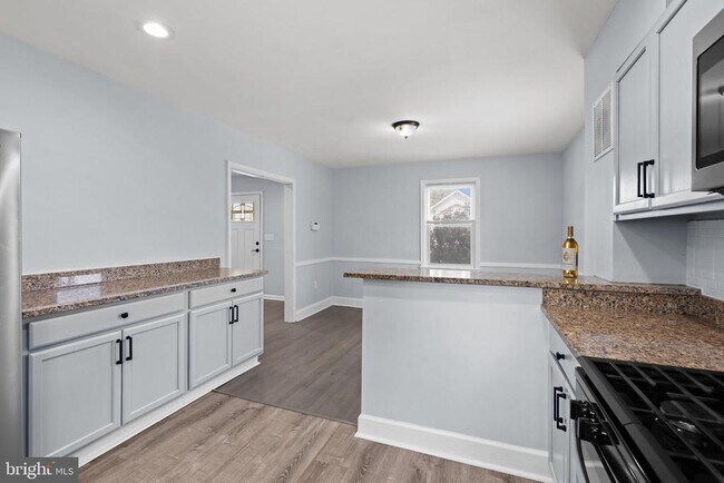 Building Photo - 4225 Cardwell Ave
