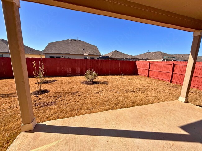 Building Photo - Spacious One Story 3 Bedroom Home with Covered Patio in Converse