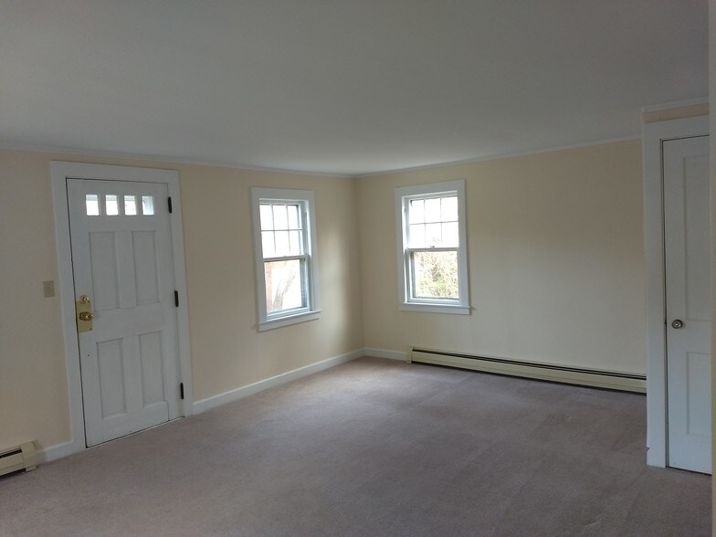 Livingroom - 38 Snow Rd