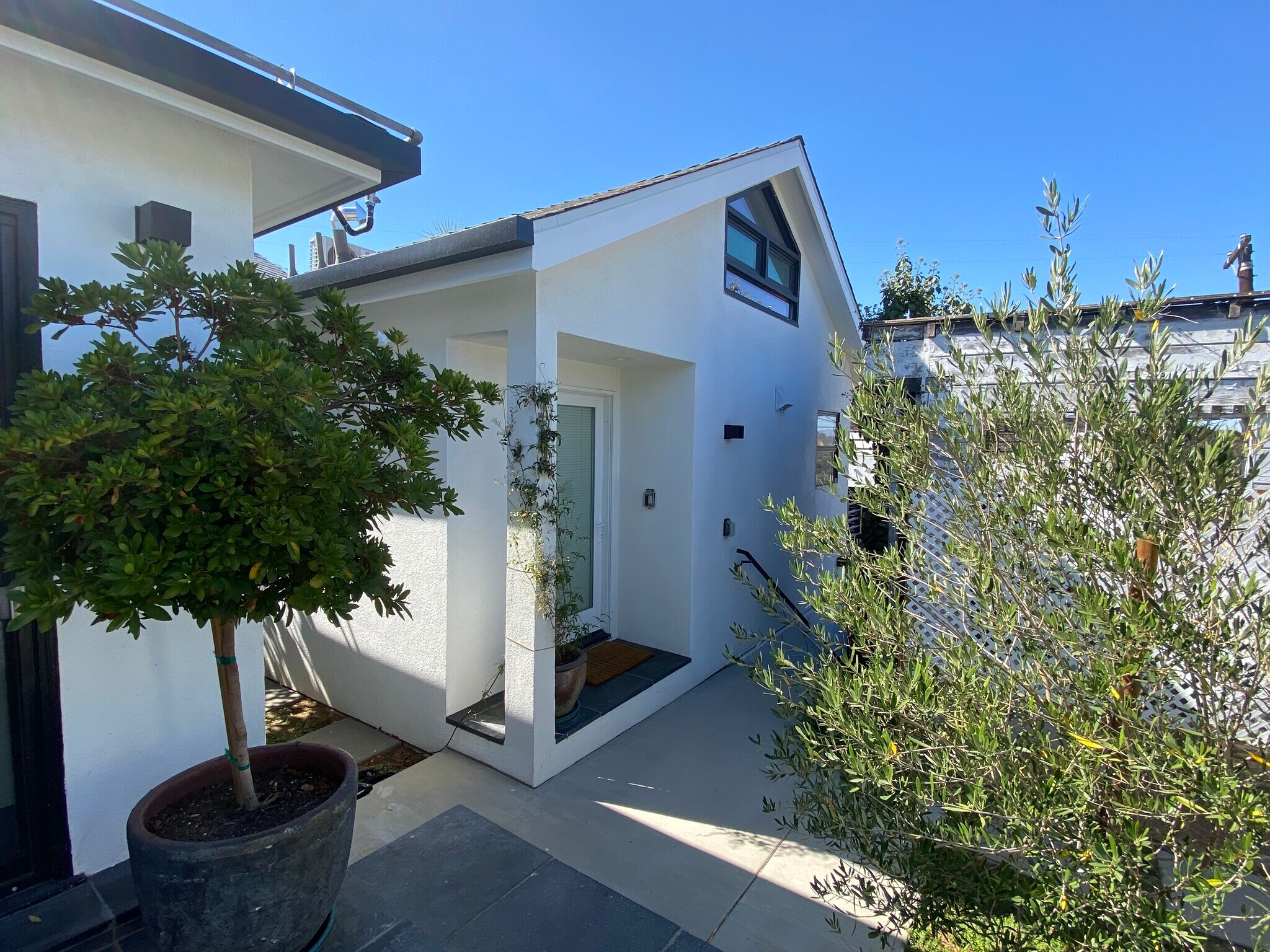 Building Photo - 2118 Kew Dr