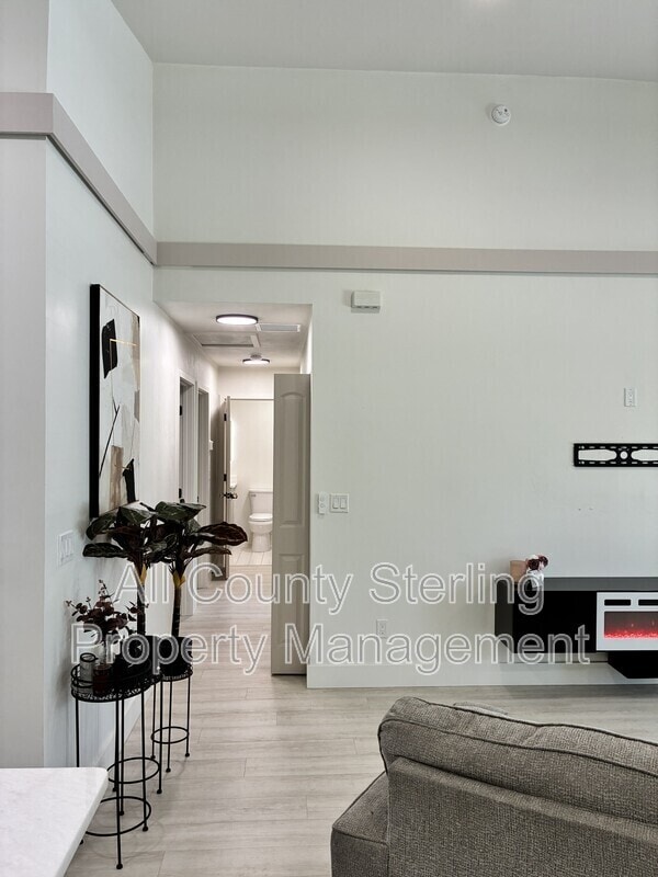 Building Photo - 10230 NE 72nd St