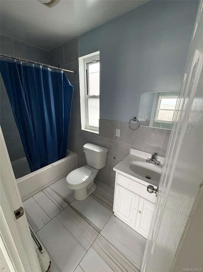 Building Photo - 56-33 Waldron St