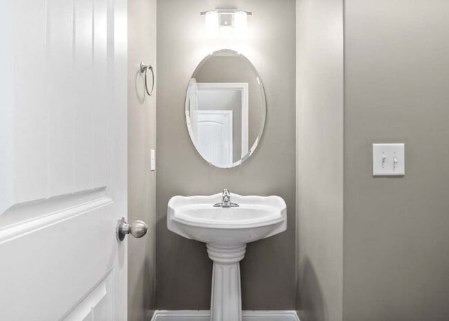 Building Photo - 1103 Medallion Ct