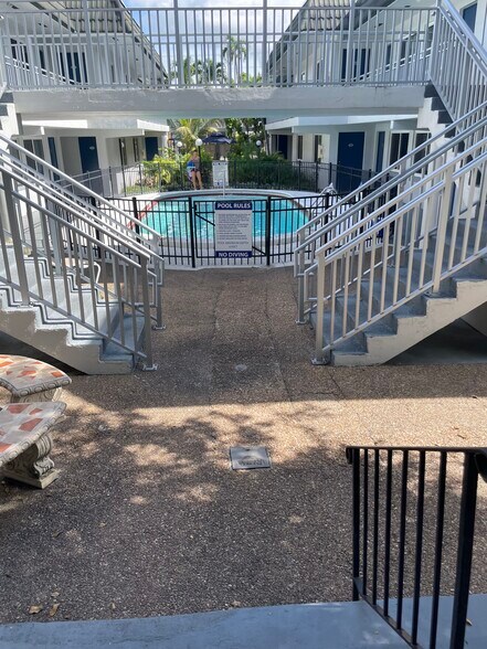 Pool - 1001 SE 16th St