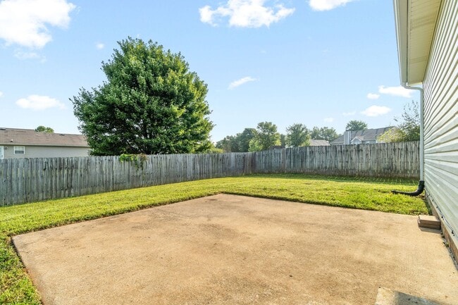 Building Photo - Updated Three Bedroom Ranch!