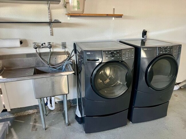 Building Photo - Charming 3BR/2BA Home with Pool, Remodeled Kitchen & Backyard Oasis