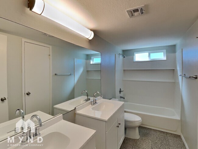 Building Photo - 3997 Timberlodge Ln