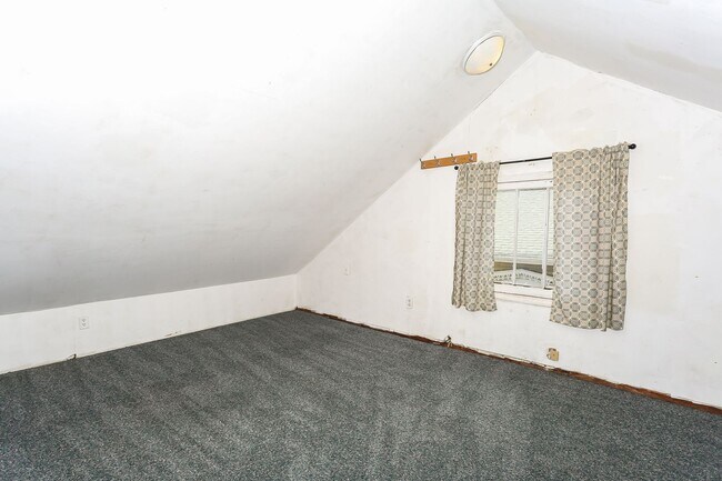 Building Photo - Available for Reservation MAY 2026