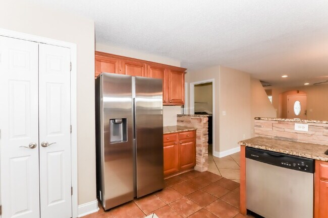 Building Photo - "Spacious 4-Bed, 3-Bath Haven in Myrtle Beach - Your Perfect Coastal Retreat!"
