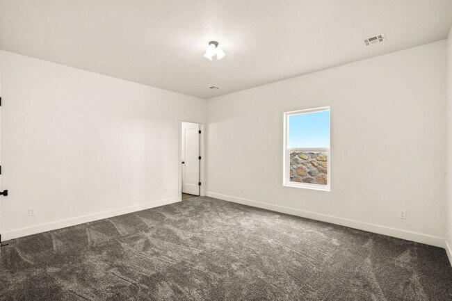Building Photo - 4025 Boardwalk Rd