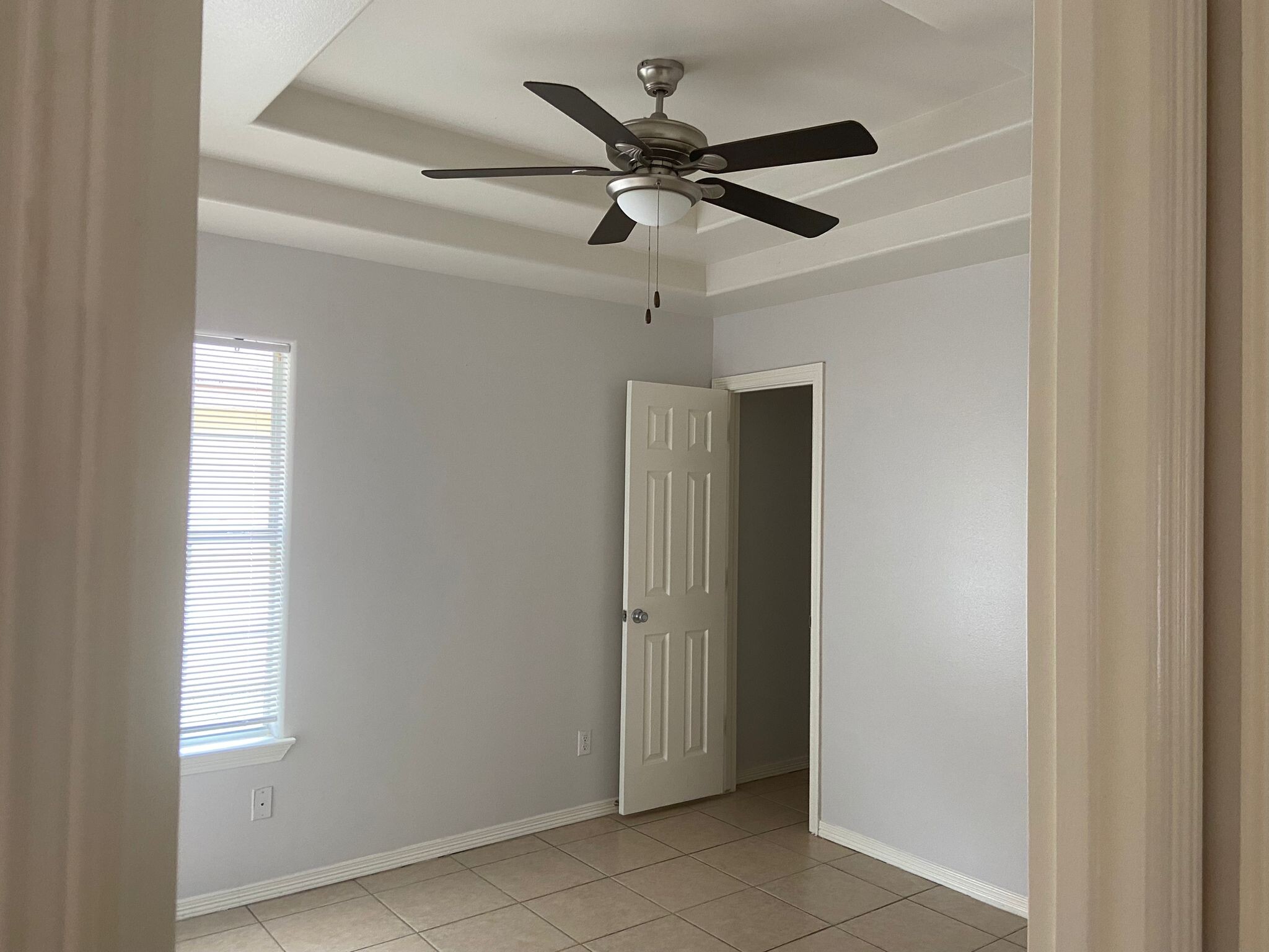 Building Photo - 3110 E Diamondhead Ave