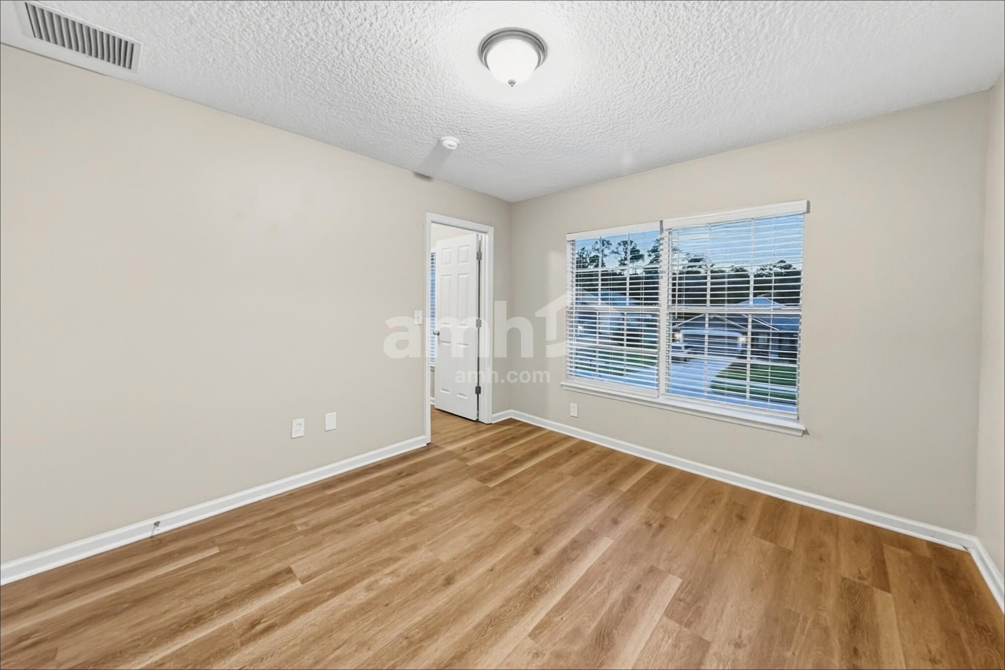 Building Photo - 1779 Ferncreek Dr